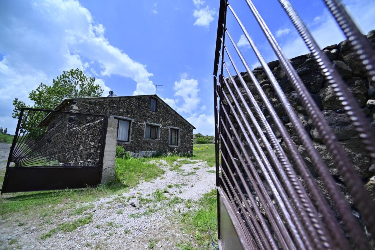 Sevan Tarsus Guesthouse Tsovazard Exterior foto